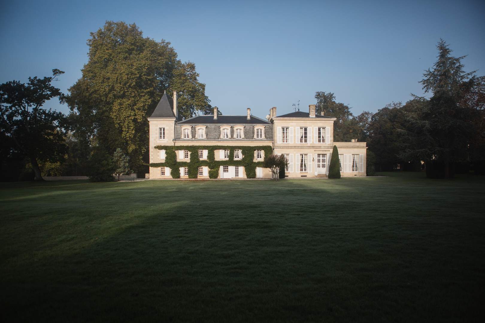 Château Saint-Pierre • Domaines Henri Martin • Château Saint-Pierre et ...